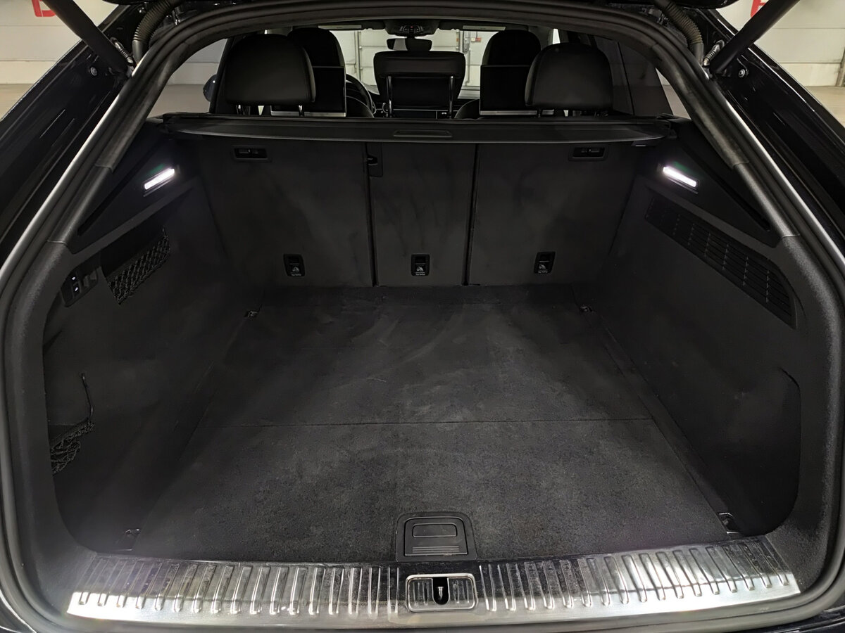 Audi Q8 с пробегом — 2019 год. Фото: #9