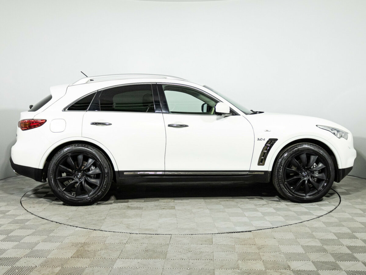 Infiniti QX70 с пробегом — 2016 год. Фото: #3