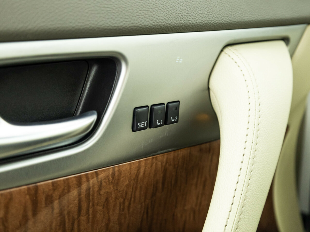 Infiniti QX70 с пробегом — 2016 год. Фото: #16