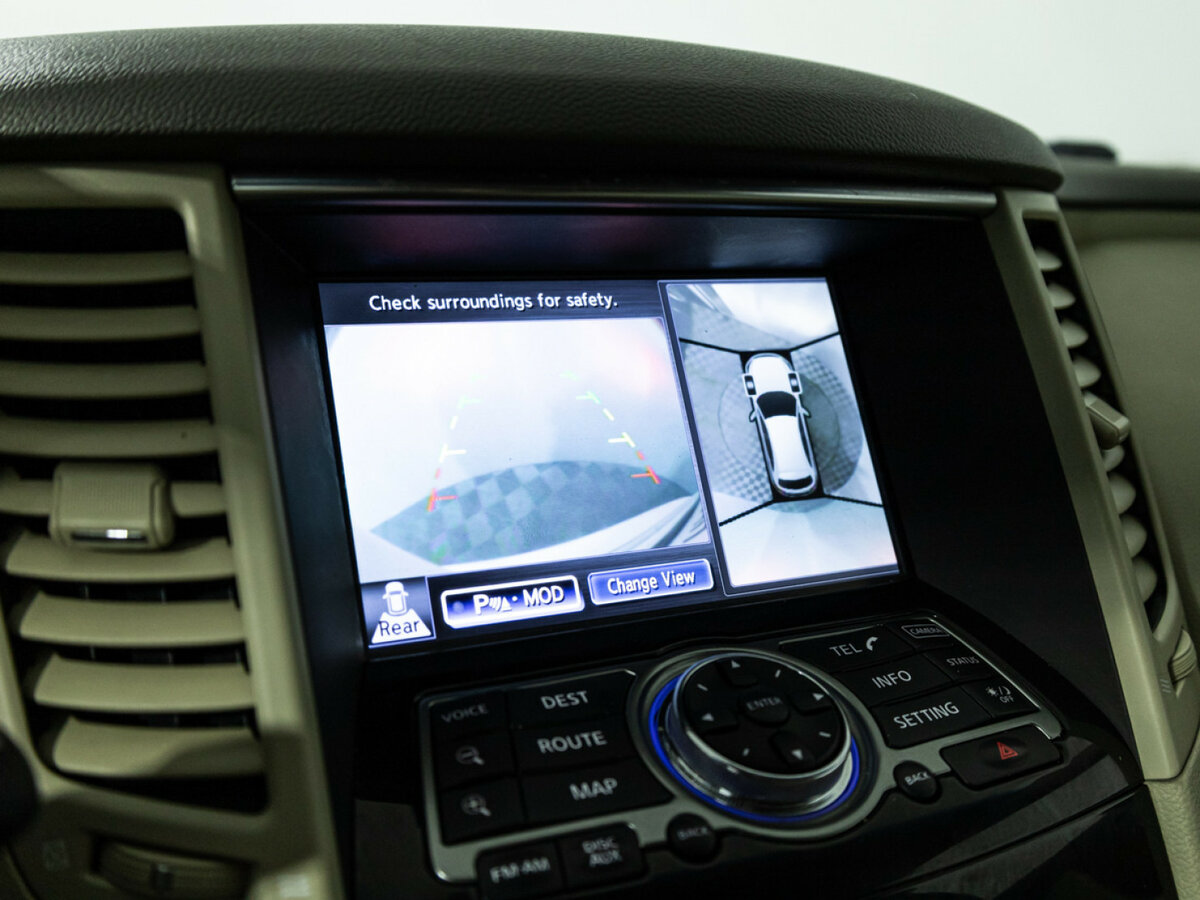 Infiniti QX70 с пробегом — 2016 год. Фото: #17