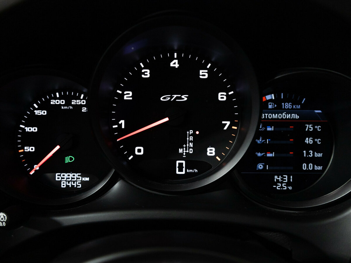 Porsche Macan с пробегом — 2021 год. Фото: #9