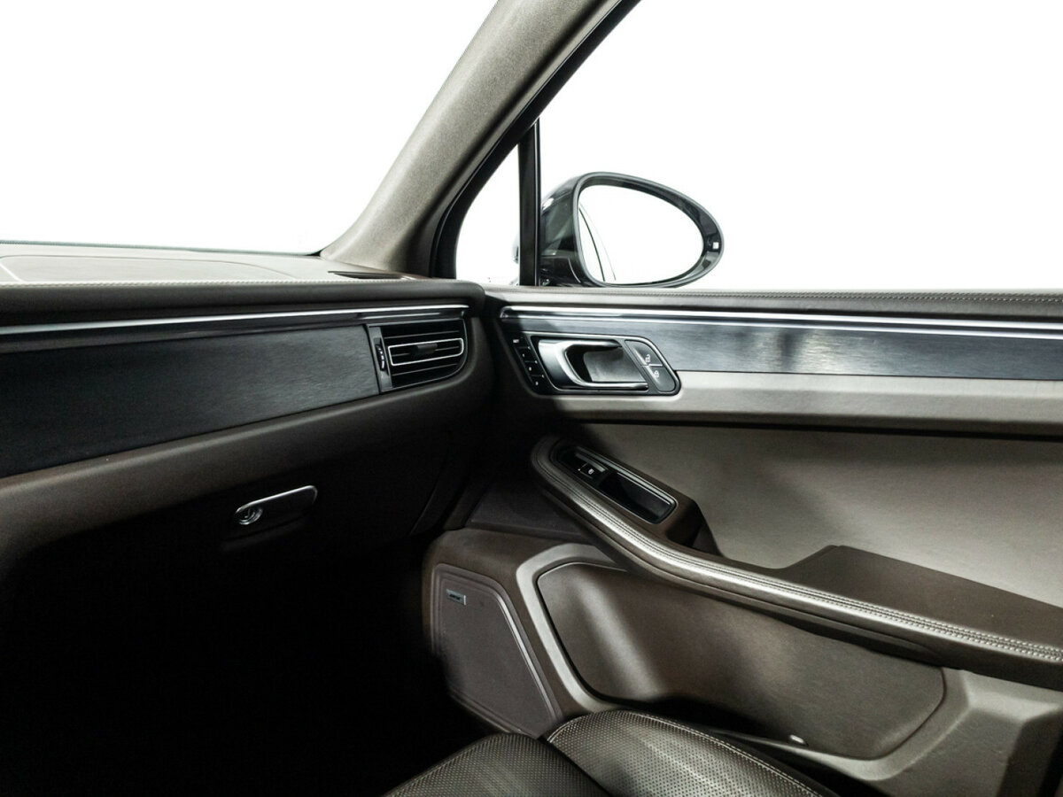 Porsche Macan с пробегом — 2021 год. Фото: #18