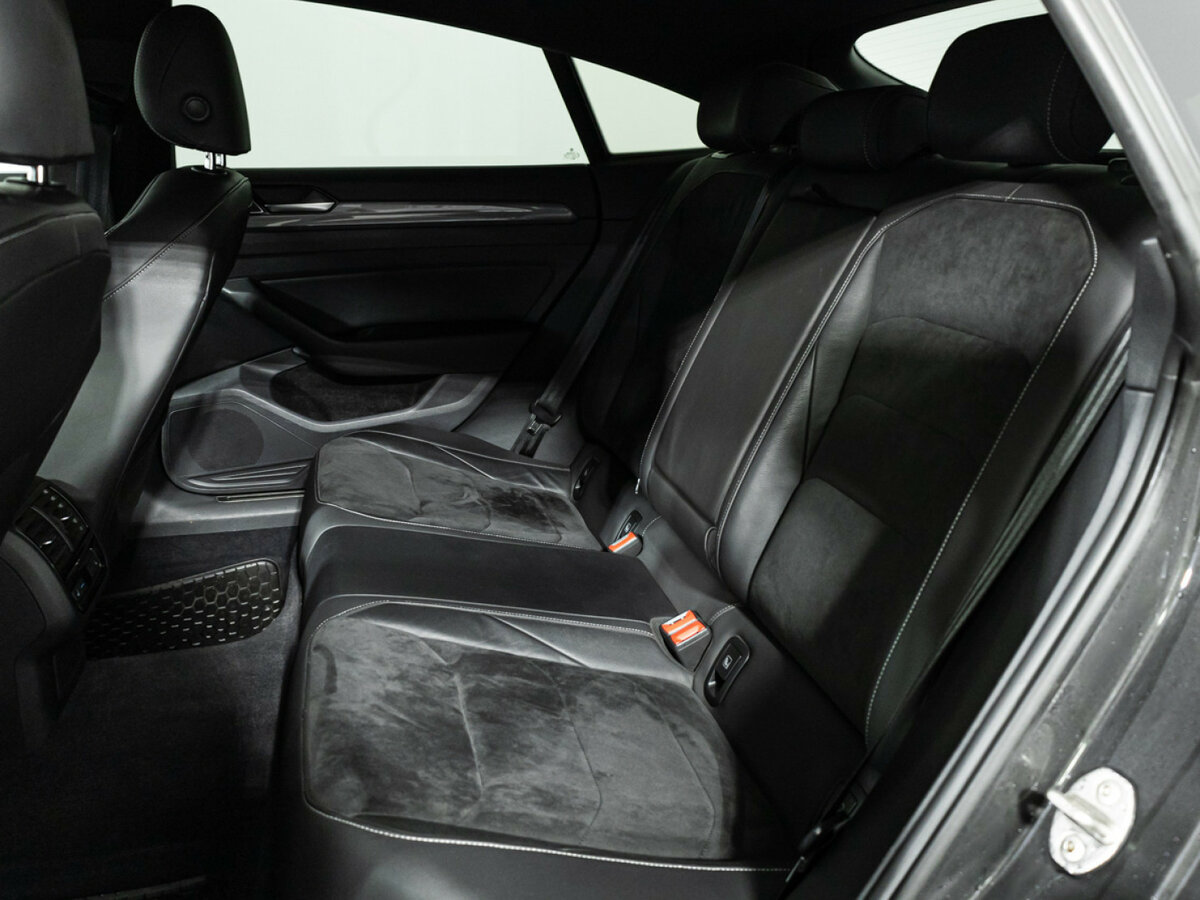 Volkswagen Arteon с пробегом — 2018 год. Фото: #9