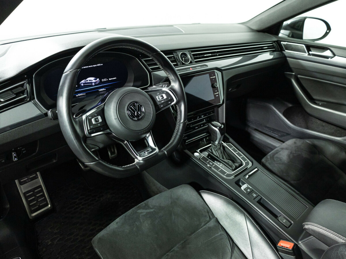 Volkswagen Arteon с пробегом — 2018 год. Фото: #10