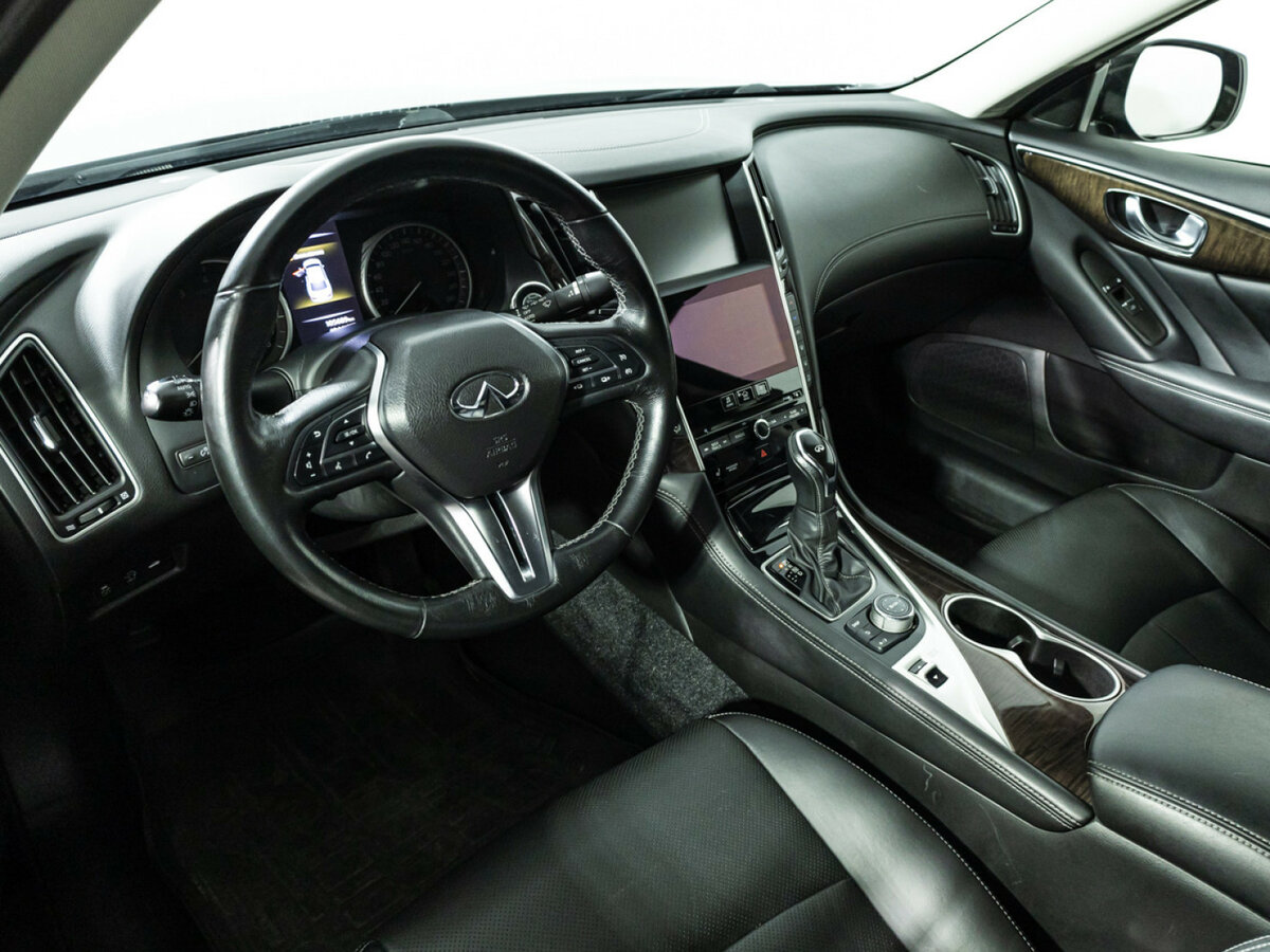 Infiniti Q50 с пробегом — 2017 год. Фото: #10