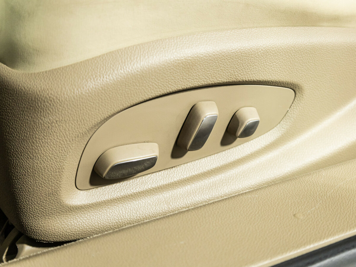 Cadillac ELR с пробегом — 2014 год. Фото: #14