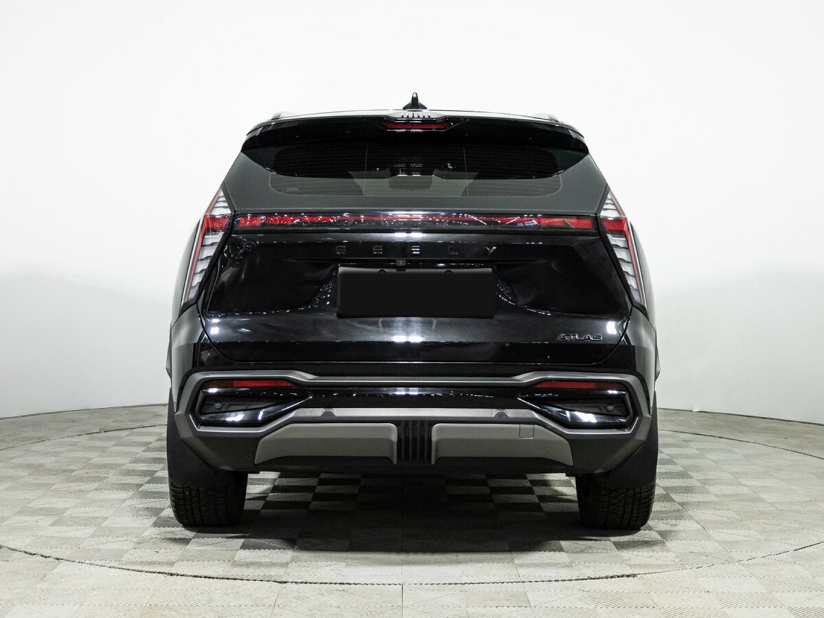 Geely Atlas с пробегом — 2024 год. Фото: #4