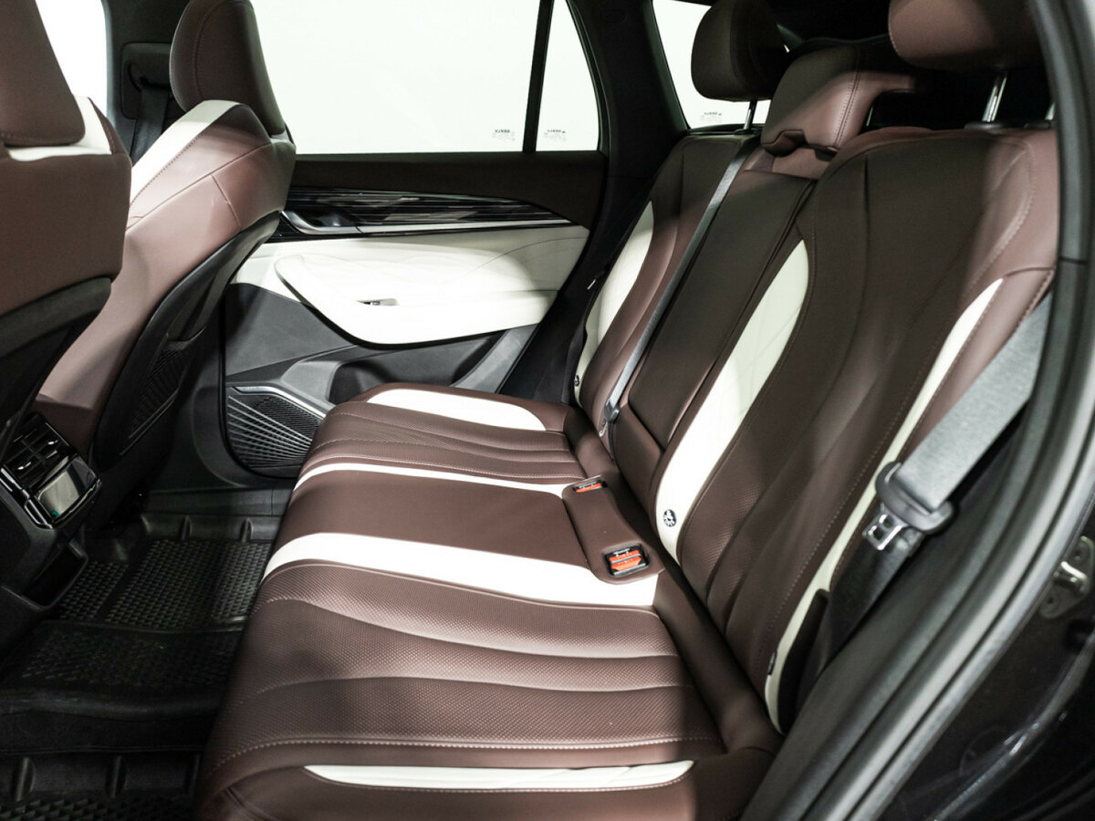 Geely Monjaro с пробегом — 2023 год. Фото: #7