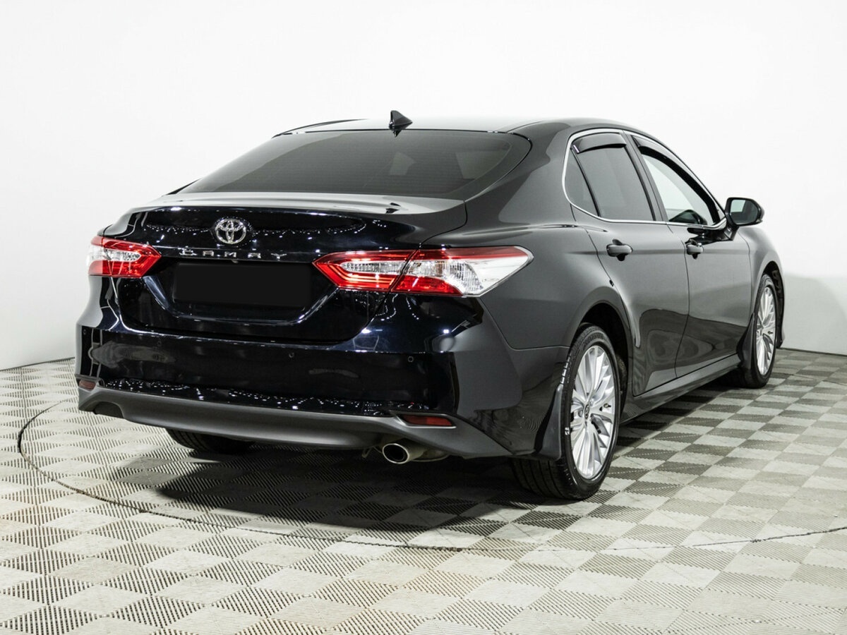 Toyota Camry с пробегом — 2021 год. Фото: #3