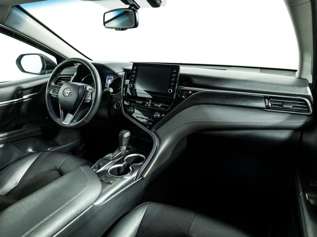 Toyota Camry с пробегом — 2021 год. Фото: #6