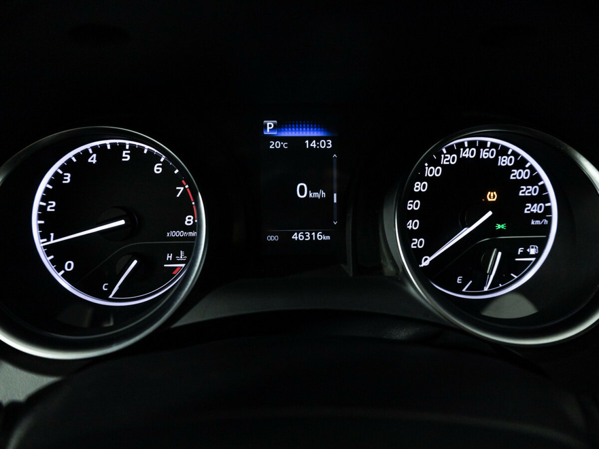 Toyota Camry с пробегом — 2021 год. Фото: #9