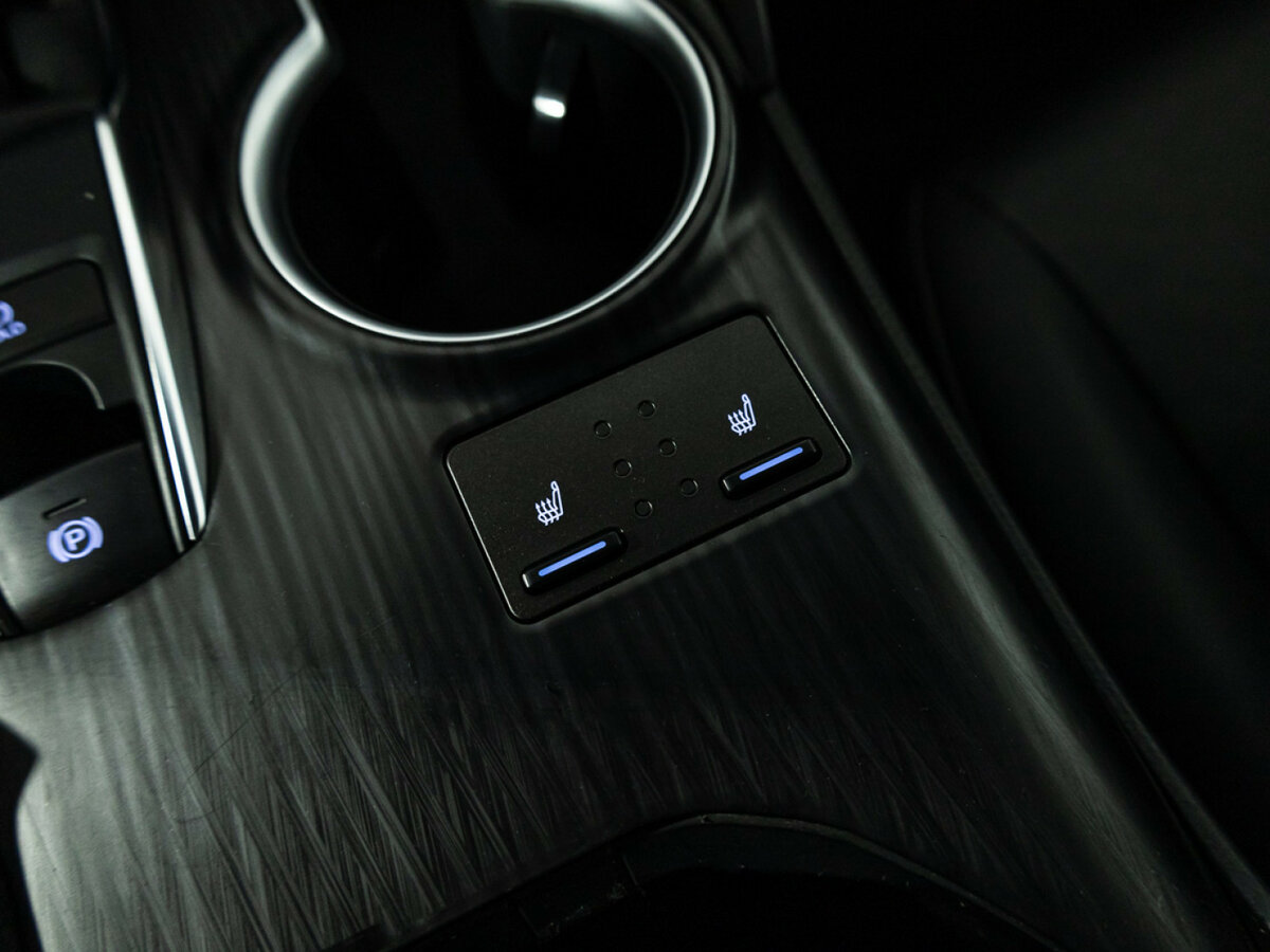 Toyota Camry с пробегом — 2021 год. Фото: #16