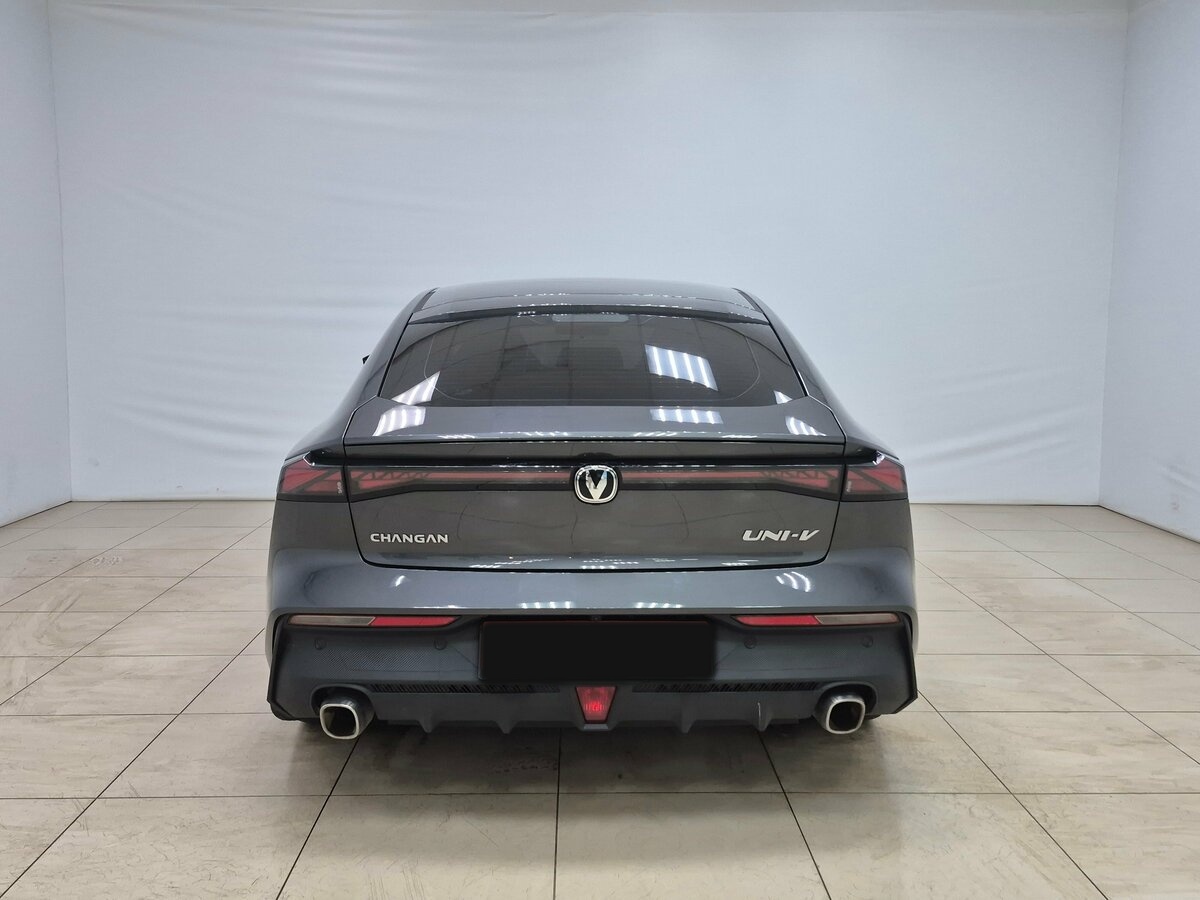 Changan UNI-V с пробегом — 2024 год. Фото: #4
