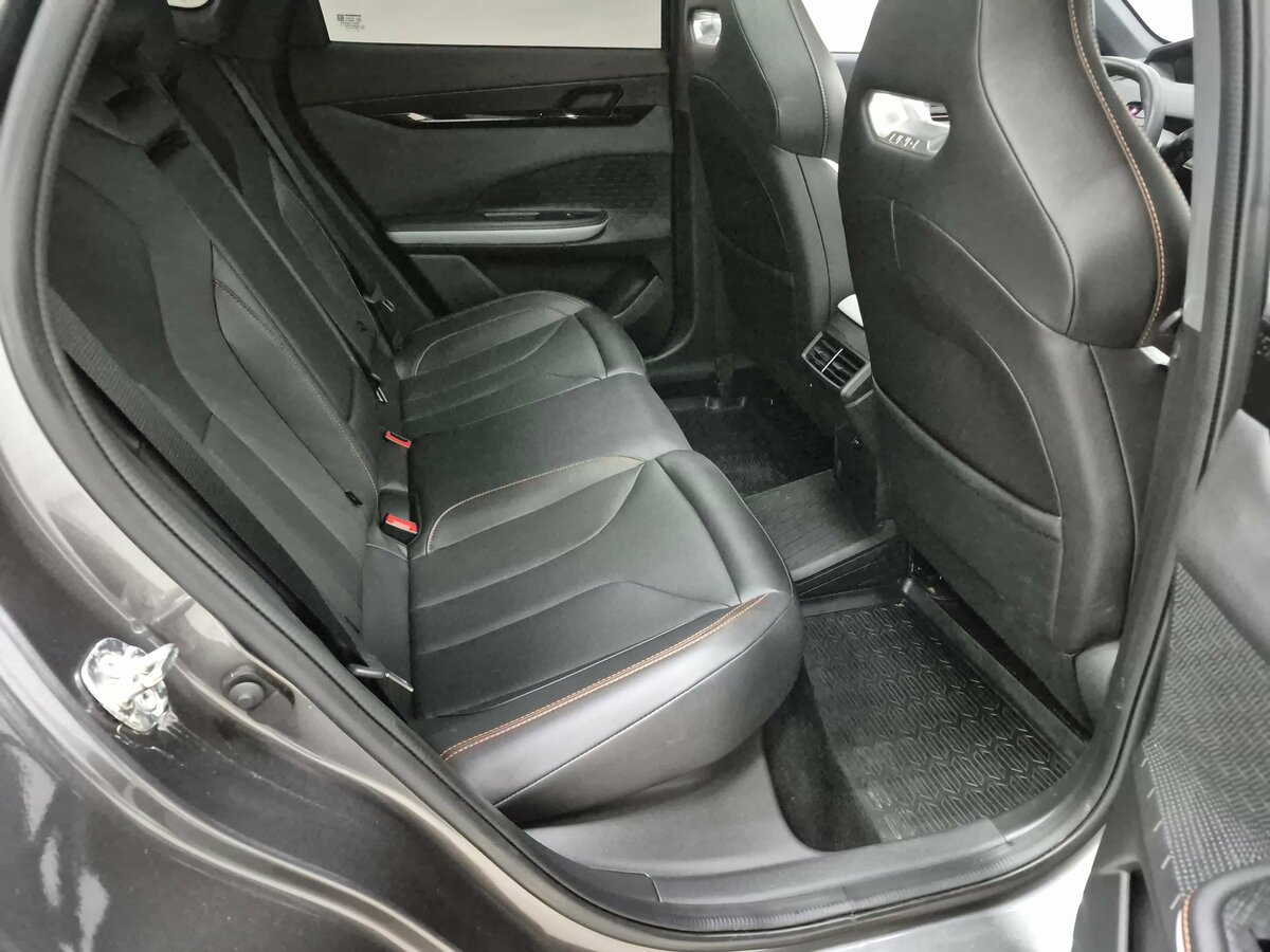 Changan UNI-V с пробегом — 2024 год. Фото: #14