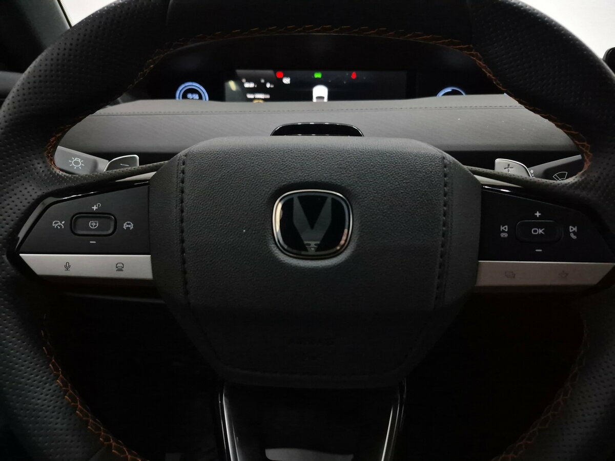 Changan UNI-V с пробегом — 2024 год. Фото: #21