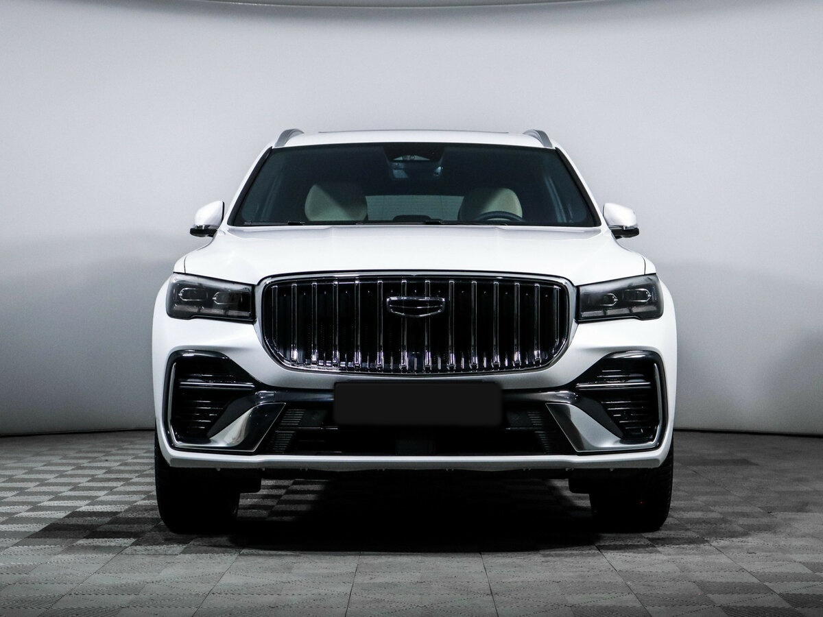 Geely Monjaro с пробегом — 2025 год. Фото: #1