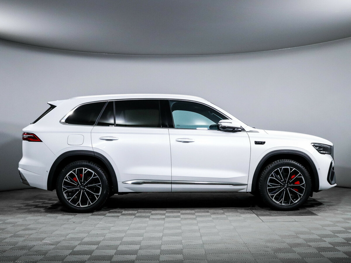 Geely Monjaro с пробегом — 2025 год. Фото: #3