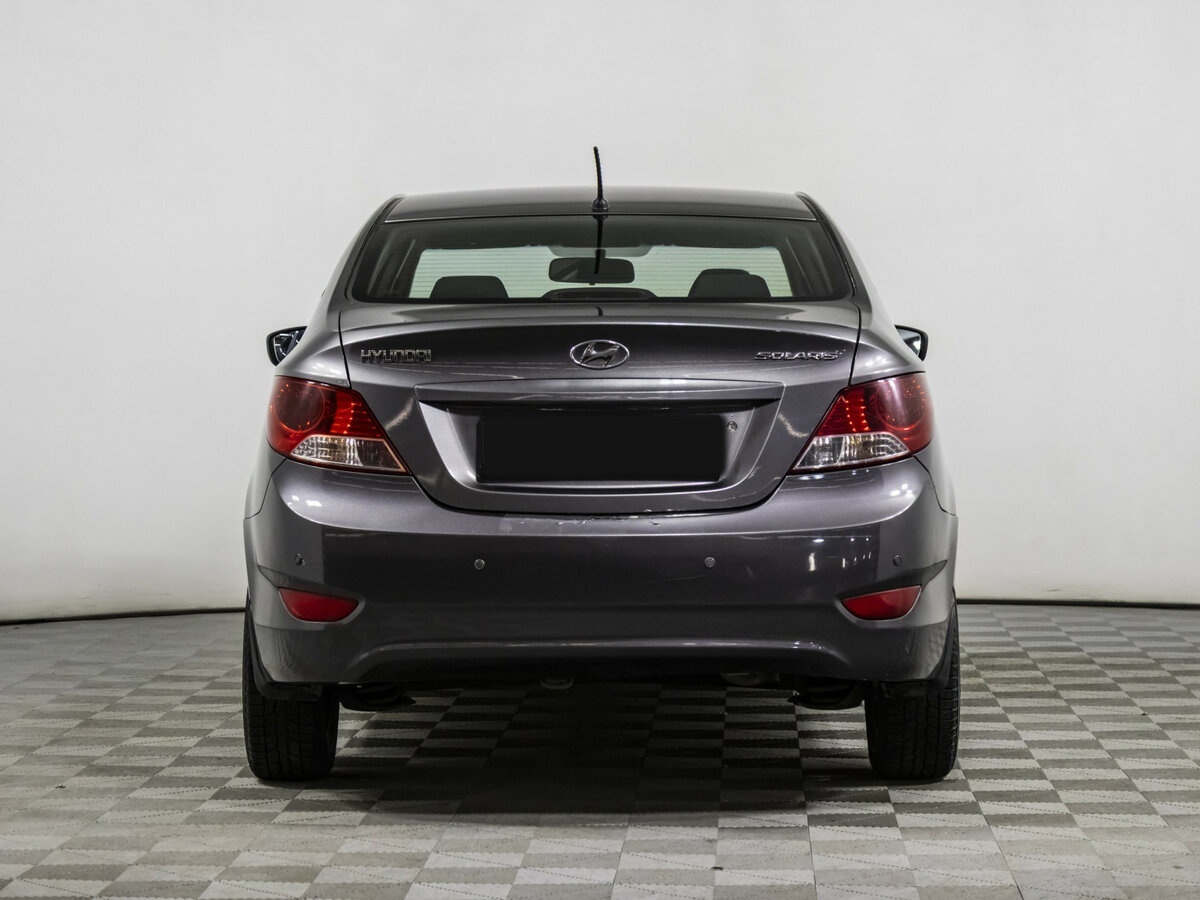 Hyundai Solaris с пробегом — 2011 год. Фото: #4