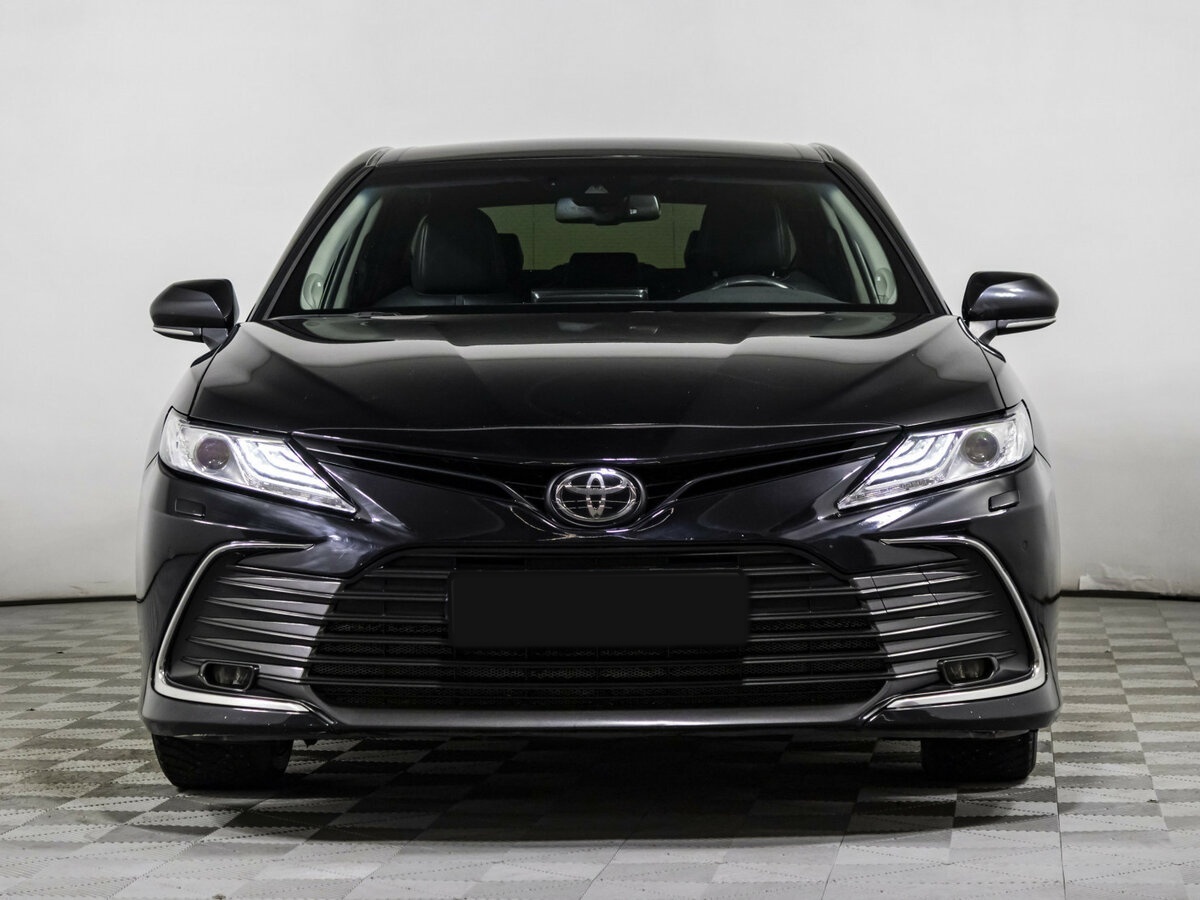 Toyota Camry с пробегом — 2021 год. Фото: #1