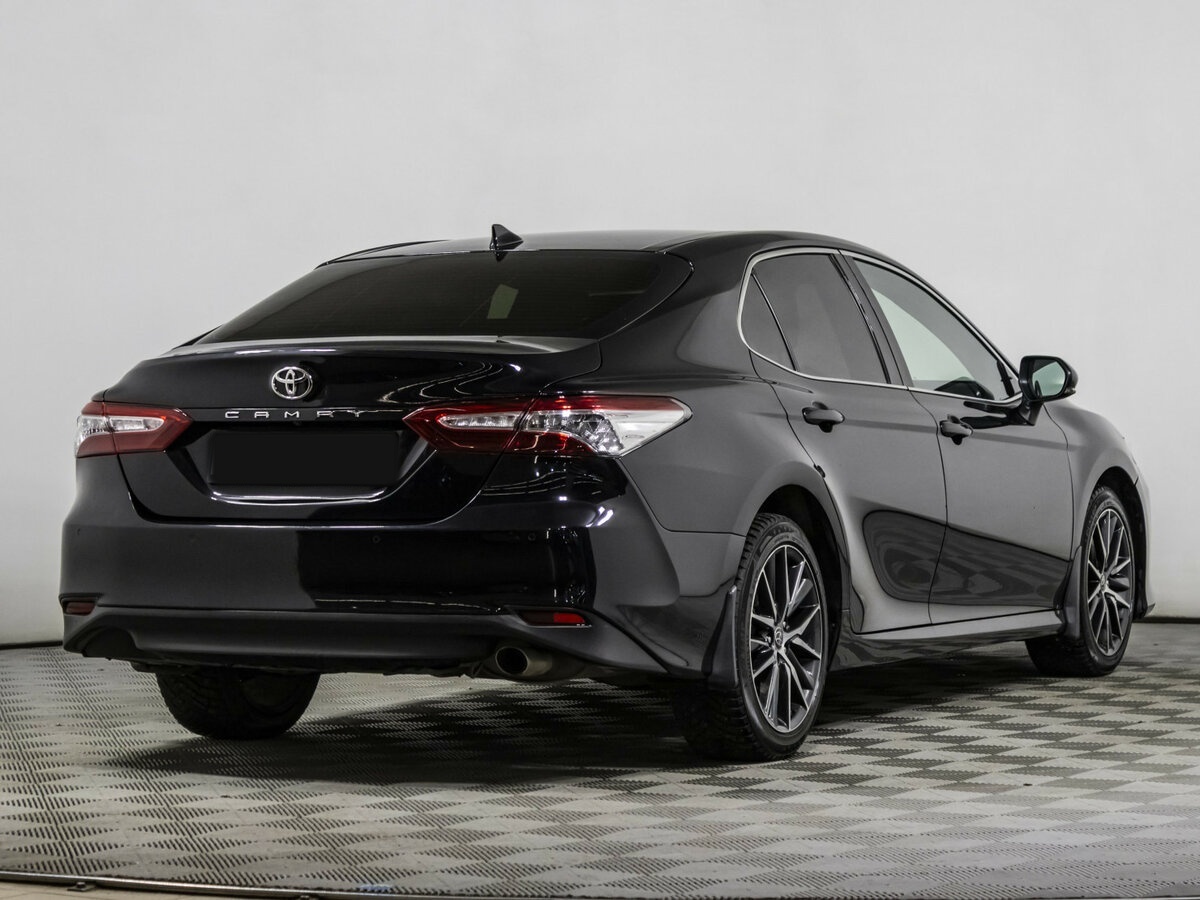 Toyota Camry с пробегом — 2021 год. Фото: #3
