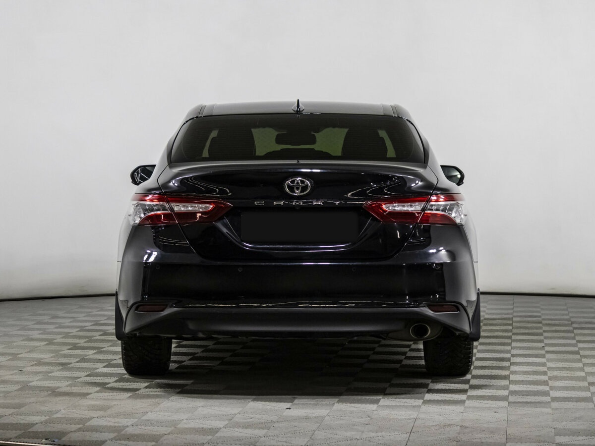 Toyota Camry с пробегом — 2021 год. Фото: #4