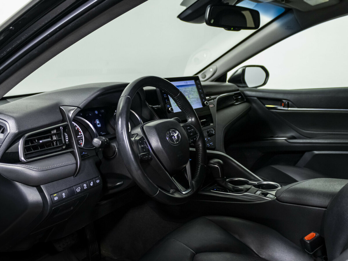 Toyota Camry с пробегом — 2021 год. Фото: #8