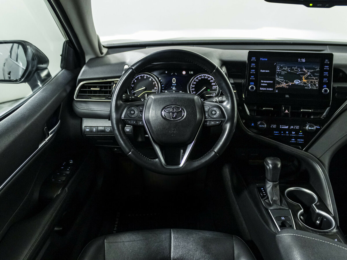 Toyota Camry с пробегом — 2021 год. Фото: #9