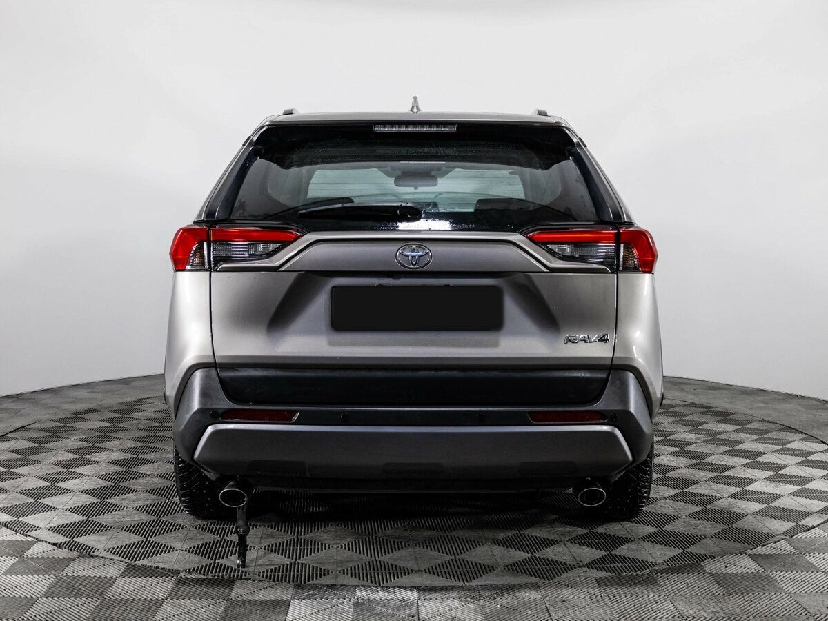 Toyota RAV4 с пробегом — 2021 год. Фото: #6