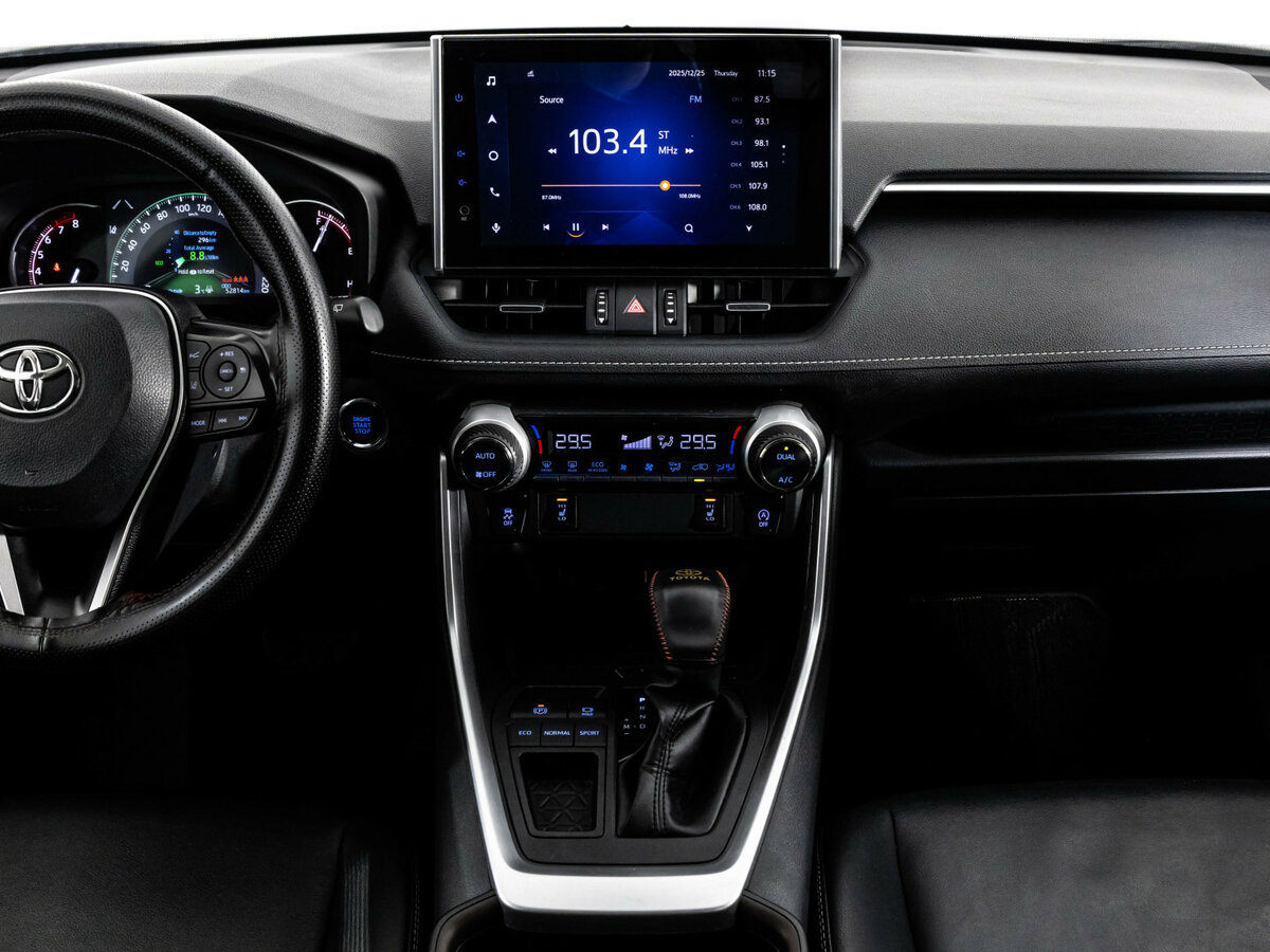 Toyota RAV4 с пробегом — 2021 год. Фото: #11