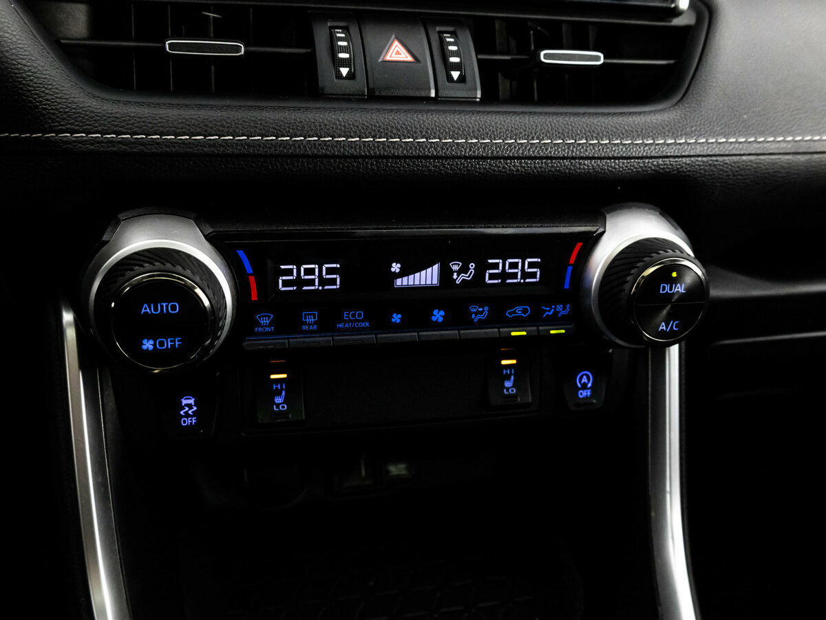 Toyota RAV4 с пробегом — 2021 год. Фото: #14