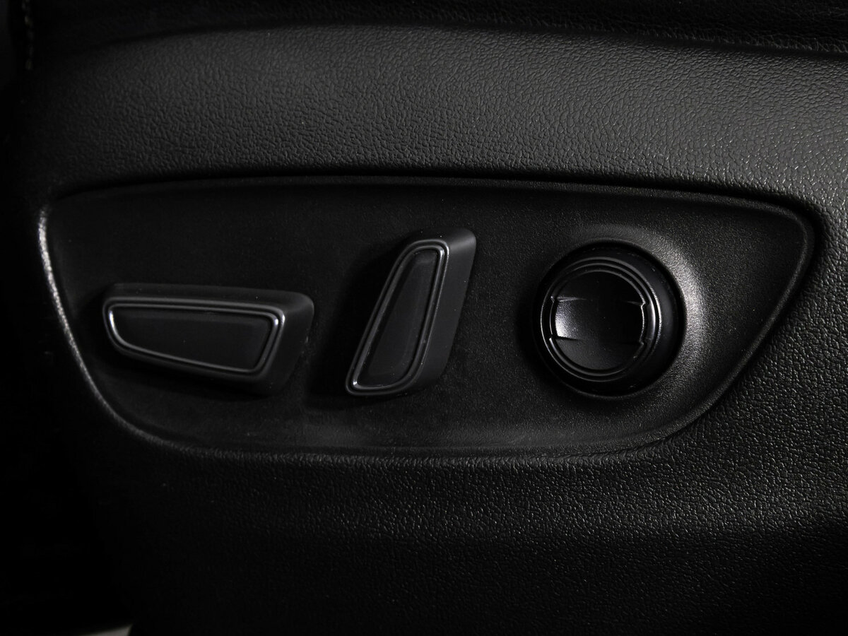 Toyota RAV4 с пробегом — 2021 год. Фото: #16