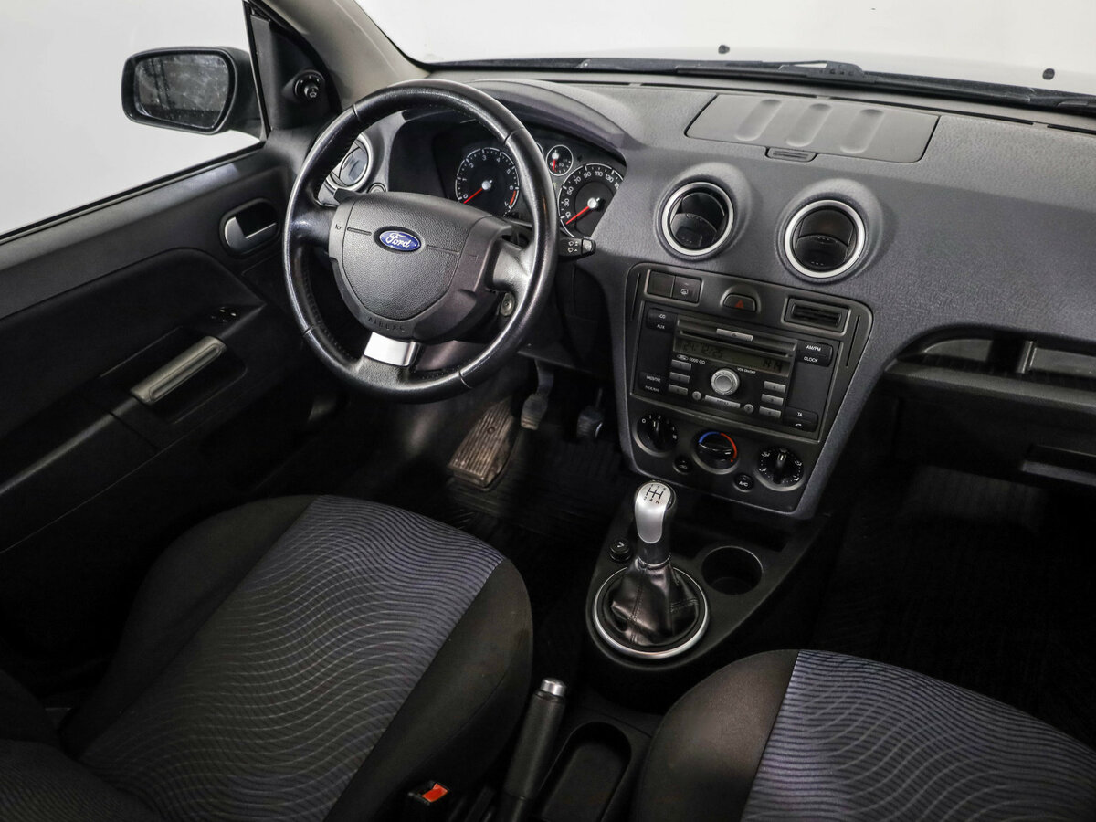 Ford Fusion с пробегом — 2007 год. Фото: #6