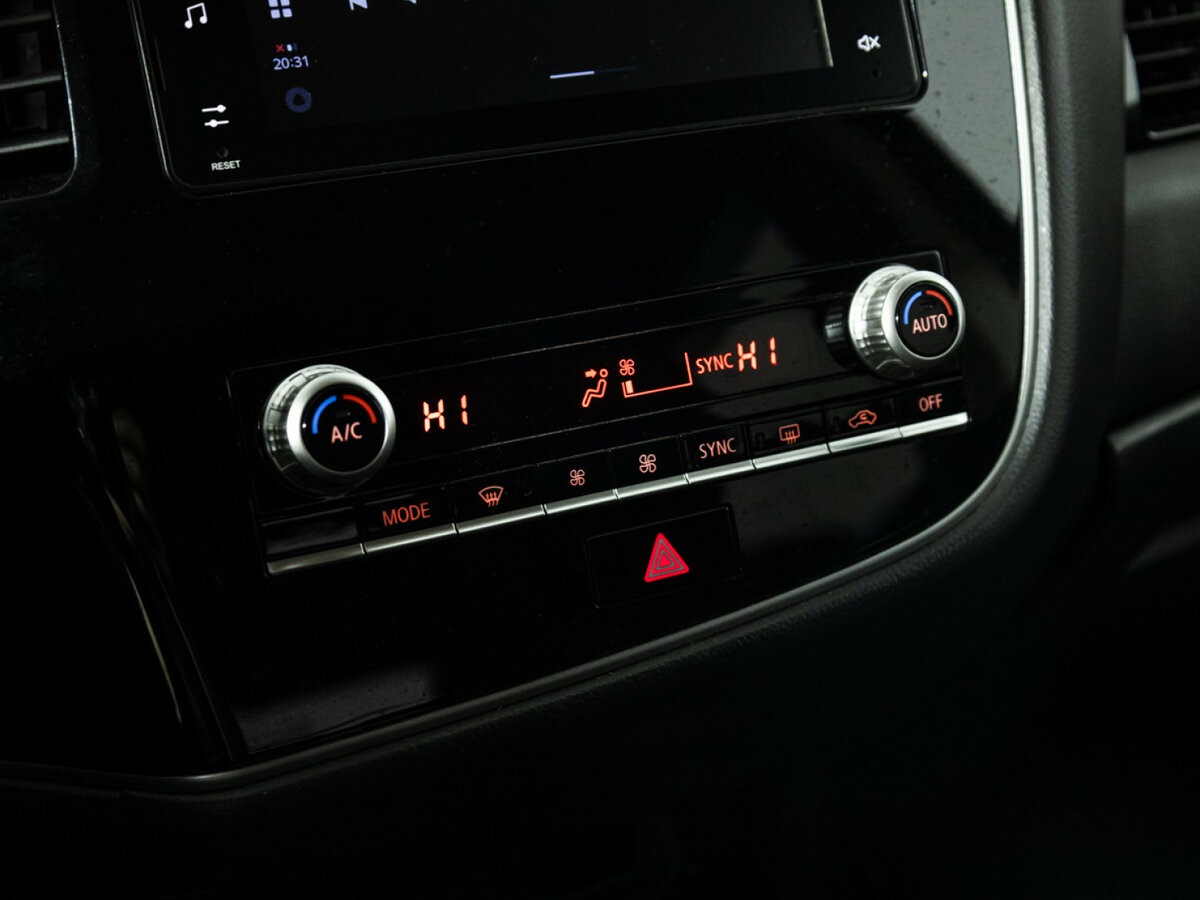 Mitsubishi Outlander с пробегом — 2020 год. Фото: #13