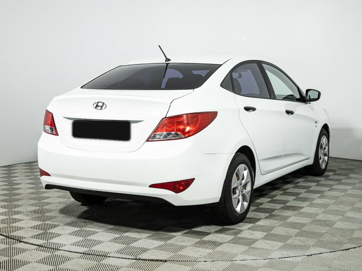 Hyundai Solaris с пробегом — 2015 год. Фото: #4