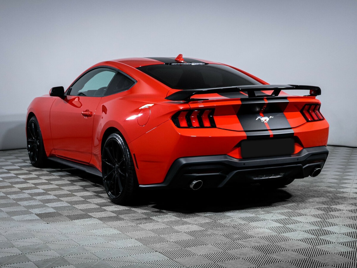 Ford Mustang с пробегом — 2024 год. Фото: #6