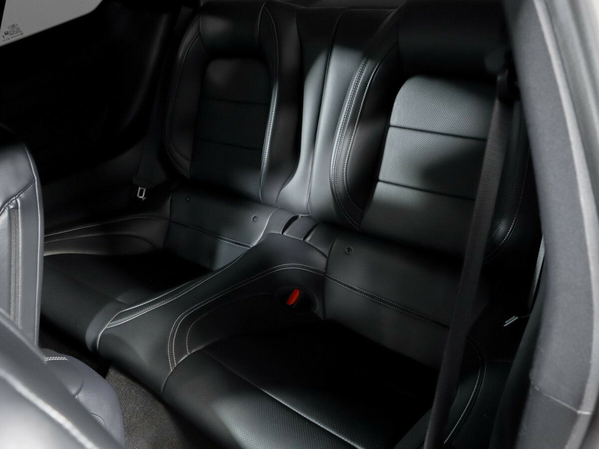 Ford Mustang с пробегом — 2024 год. Фото: #9