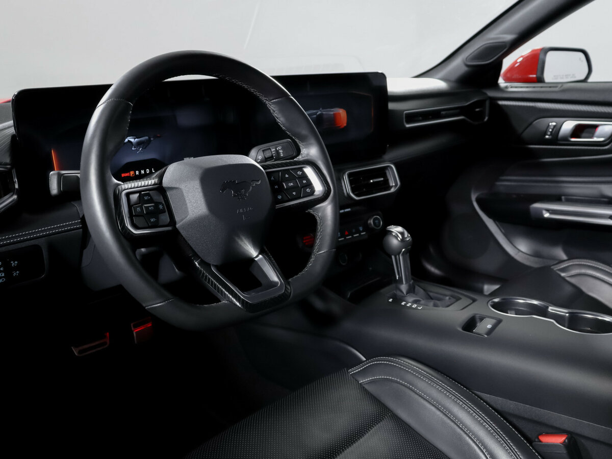 Ford Mustang с пробегом — 2024 год. Фото: #12