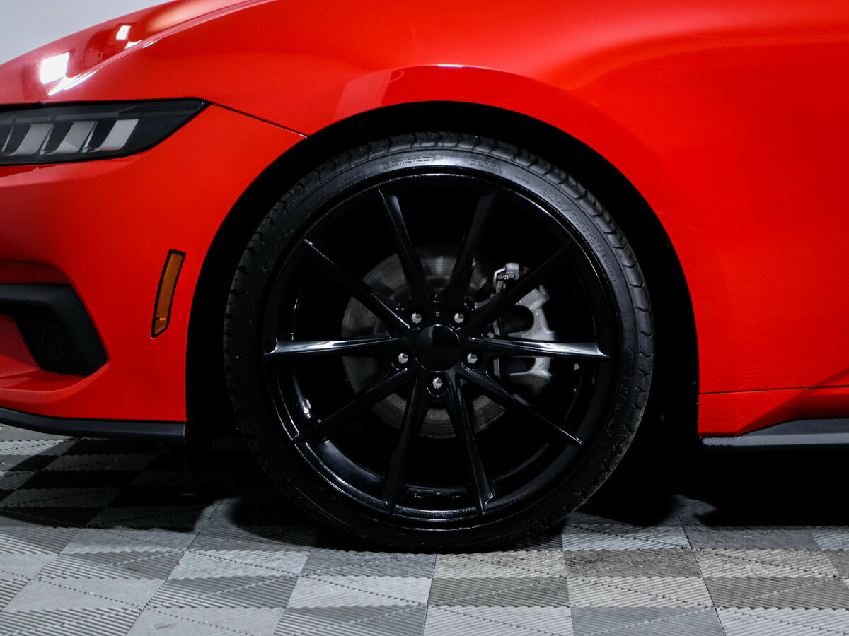 Ford Mustang с пробегом — 2024 год. Фото: #13