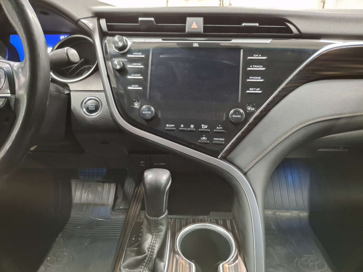 Toyota Camry с пробегом — 2020 год. Фото: #14