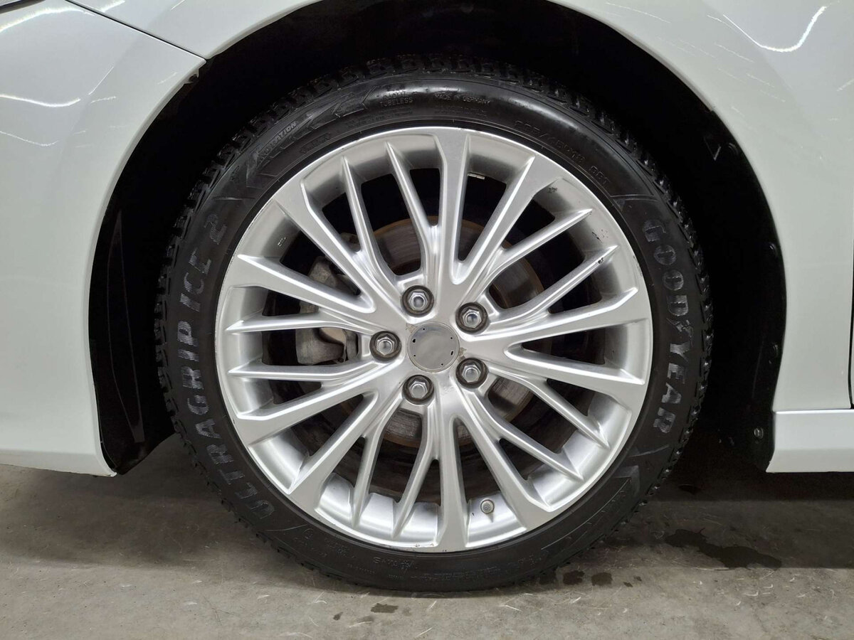 Toyota Camry с пробегом — 2020 год. Фото: #17