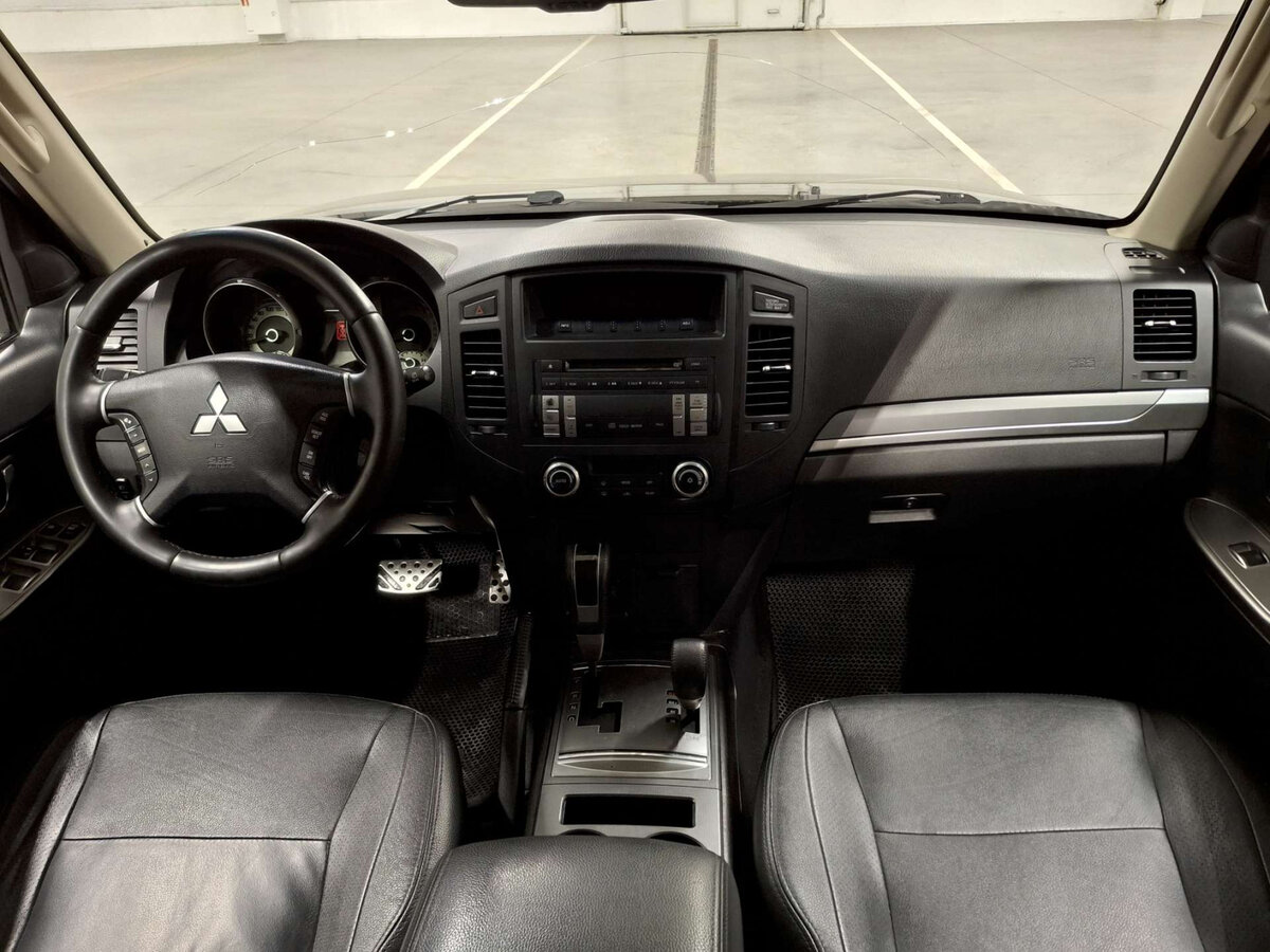 Mitsubishi Pajero с пробегом — 2012 год. Фото: #13