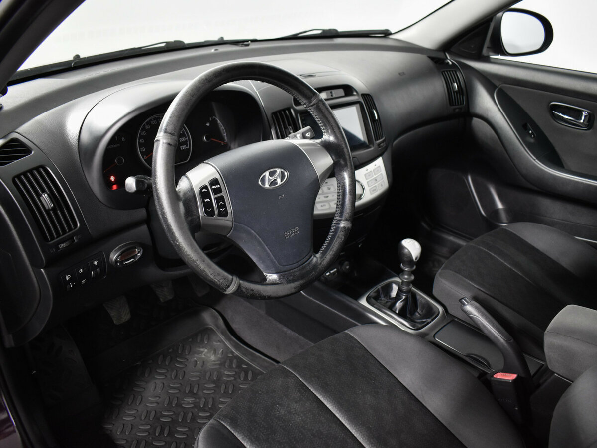 Hyundai Elantra с пробегом — 2011 год. Фото: #8