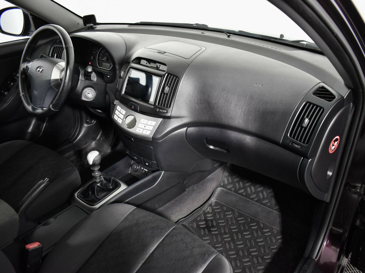 Hyundai Elantra с пробегом — 2011 год. Фото: #11