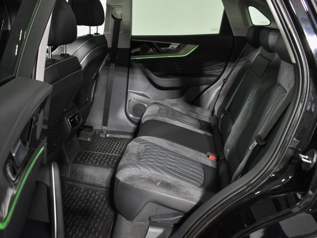 Hongqi HS5 с пробегом — 2024 год. Фото: #10