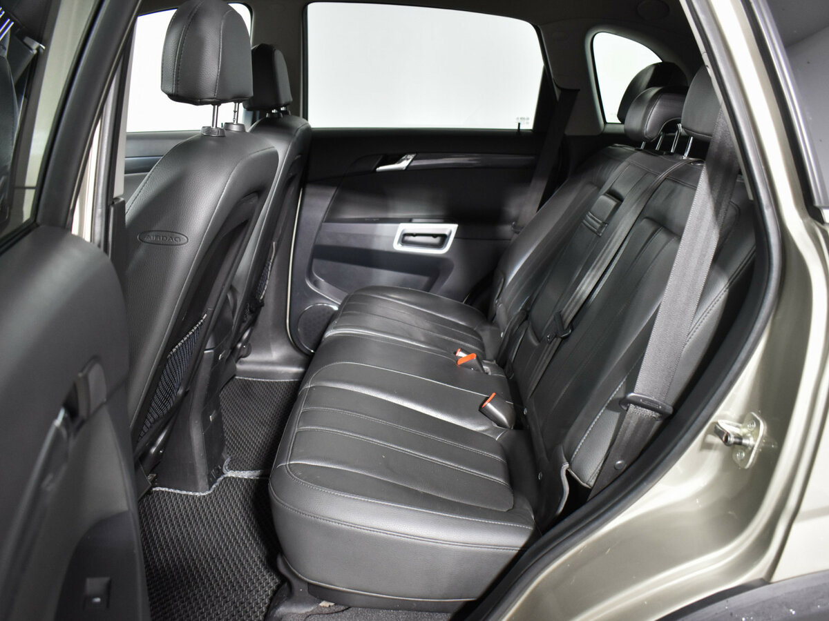 Opel Antara с пробегом — 2010 год. Фото: #9