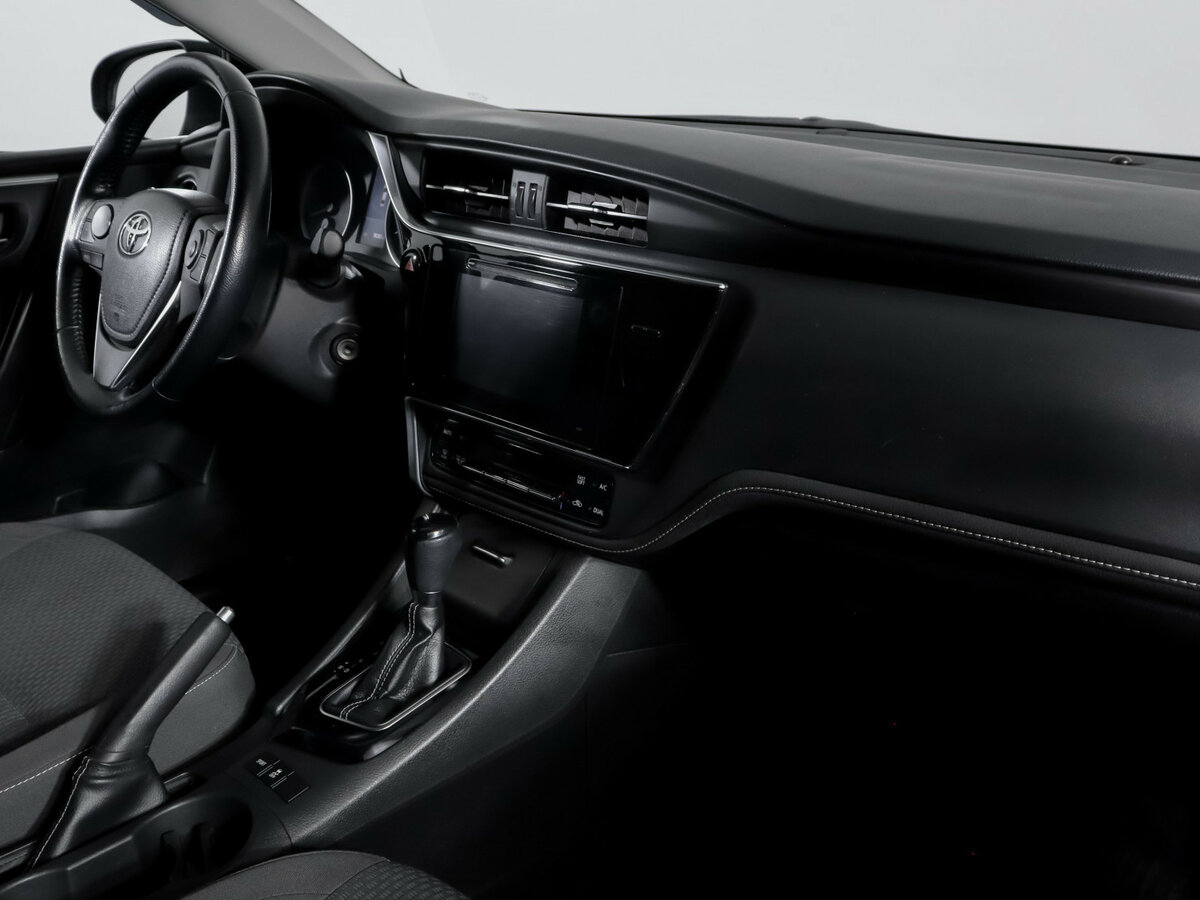 Toyota Corolla с пробегом — 2017 год. Фото: #6