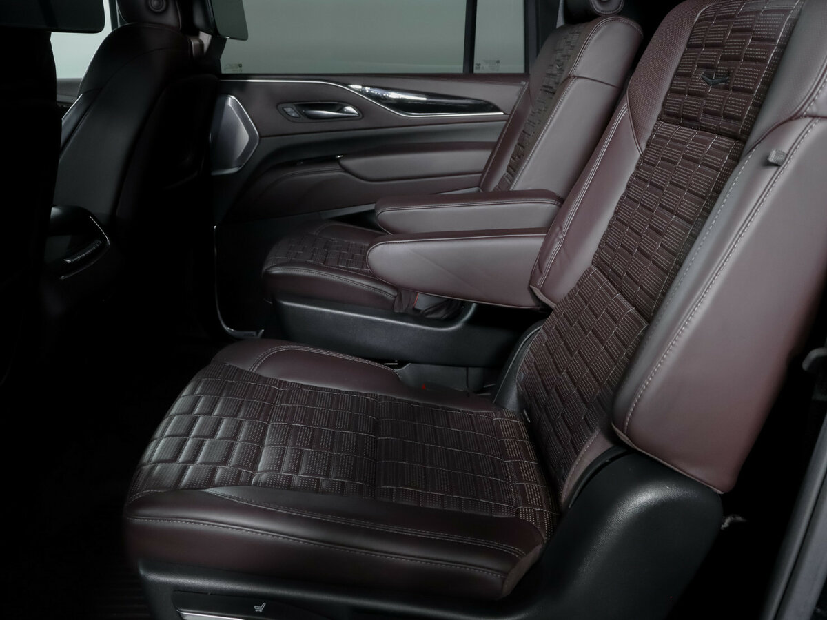 Cadillac Escalade с пробегом — 2022 год. Фото: #9