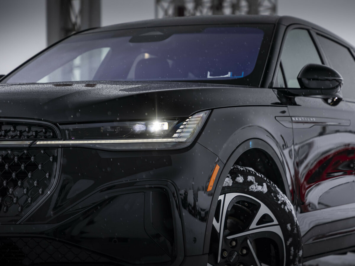 Lincoln Nautilus с пробегом — 2024 год. Фото: #1