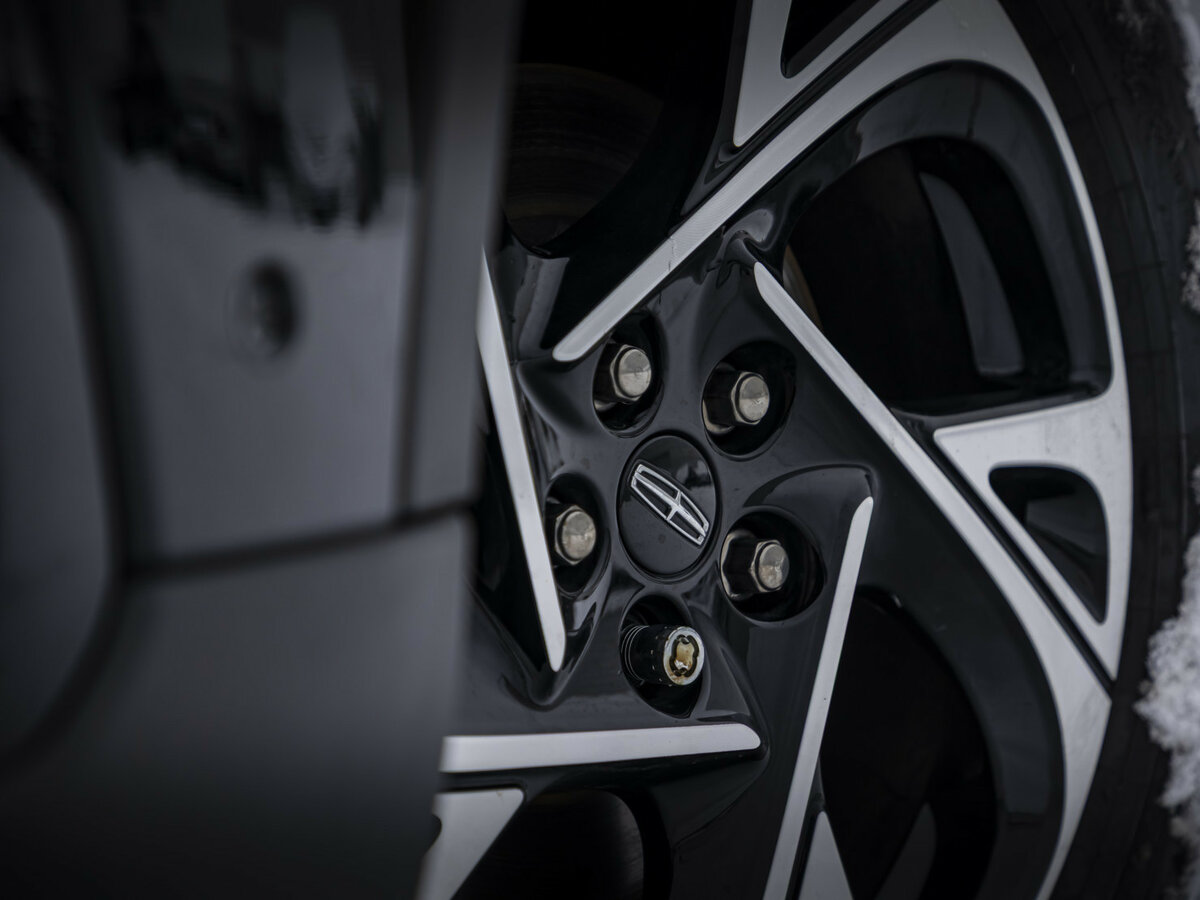 Lincoln Nautilus с пробегом — 2024 год. Фото: #2