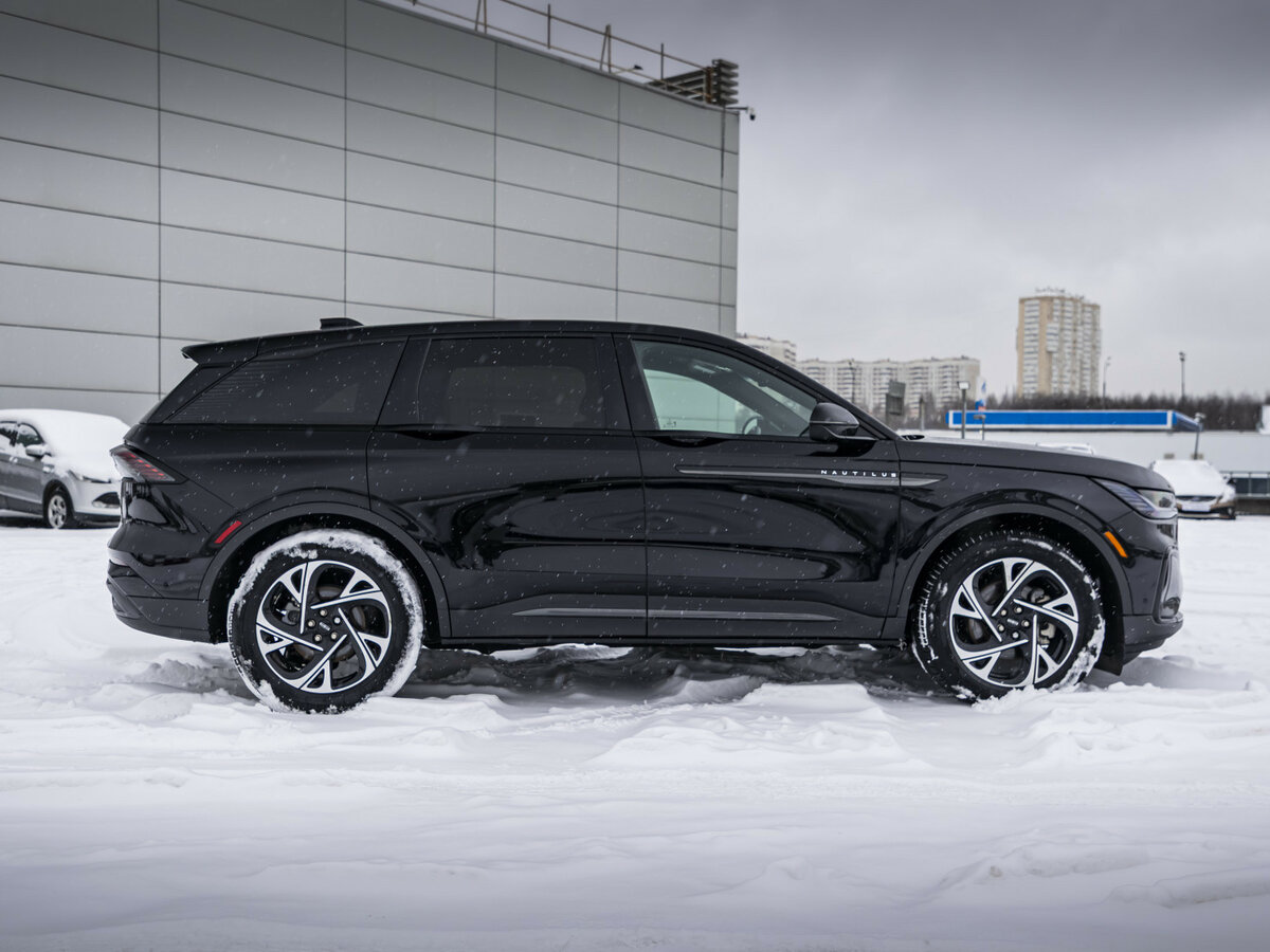 Lincoln Nautilus с пробегом — 2024 год. Фото: #6